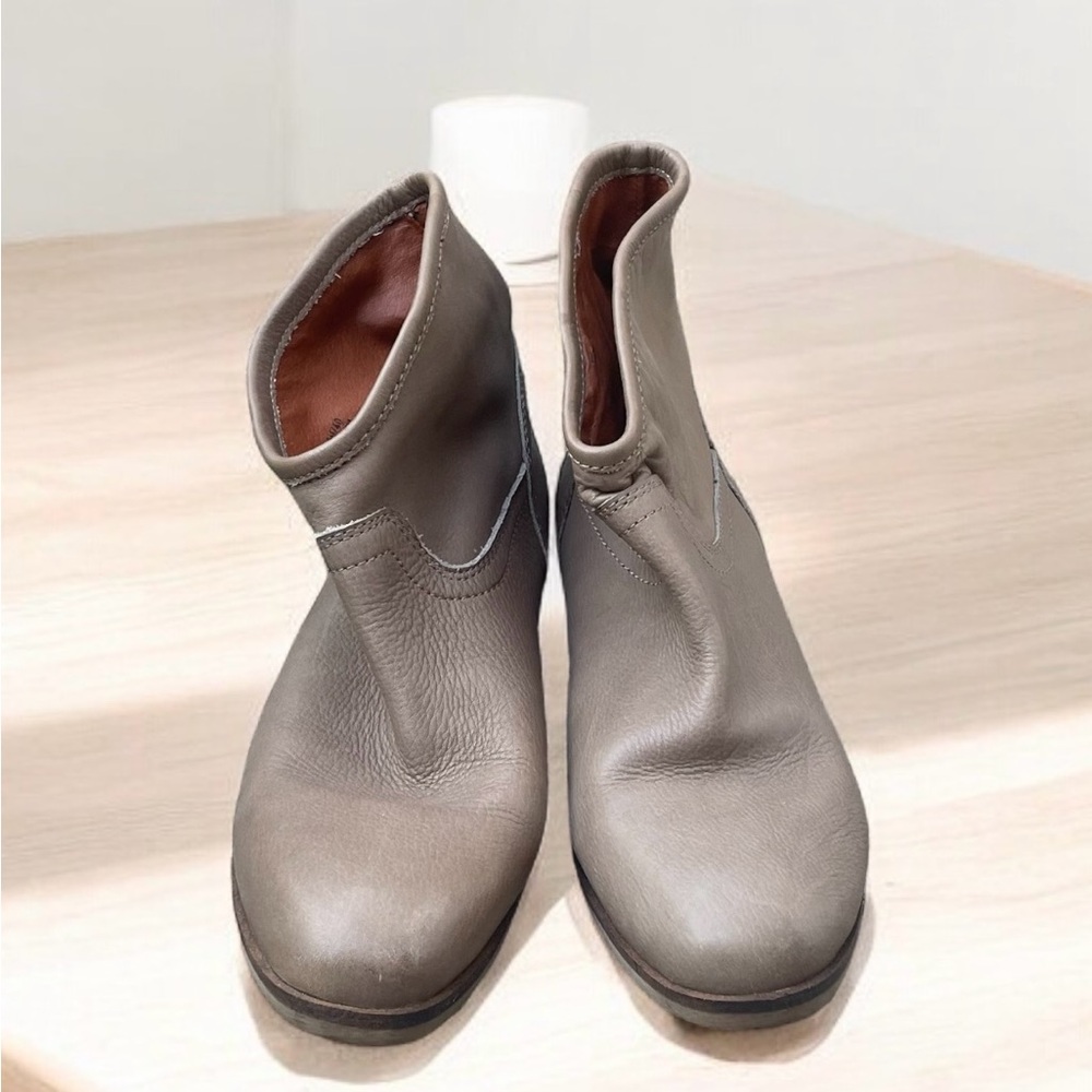 LUCKY BRAND LEATHER BOOTIE WESTERN STYLE LOW BOOTIE. Tan women’s SZ 10